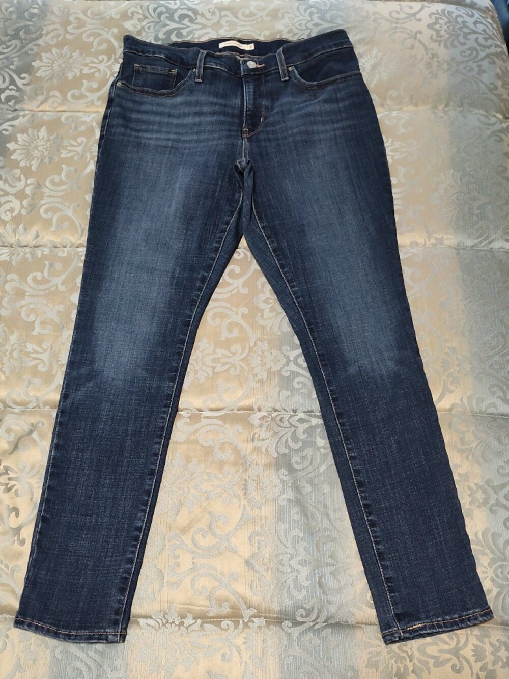 Levis 311 shaping skinny blue jeans, Excellent used condition, size 31